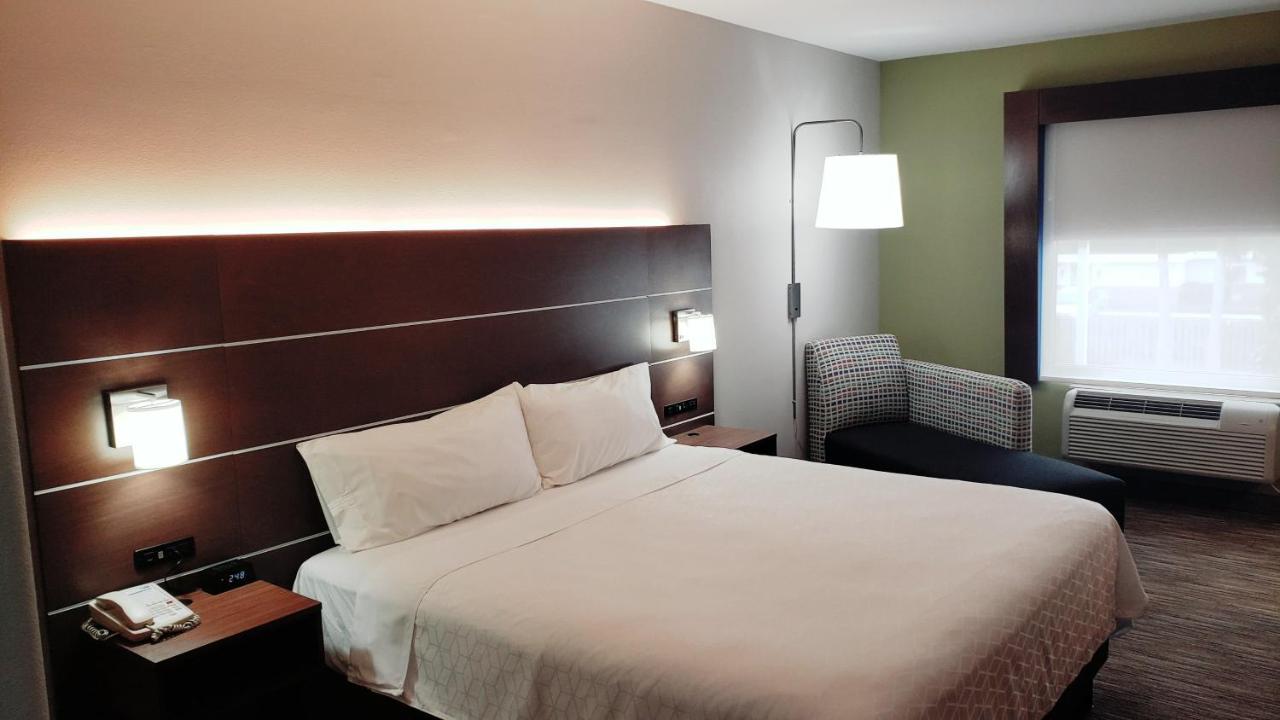 Holiday Inn Express Hotel And Suites Weslaco By Ihg Bagian luar foto