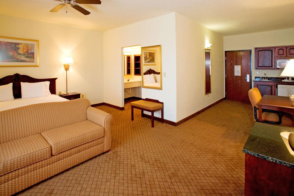 Holiday Inn Express Hotel And Suites Weslaco By Ihg Bagian luar foto