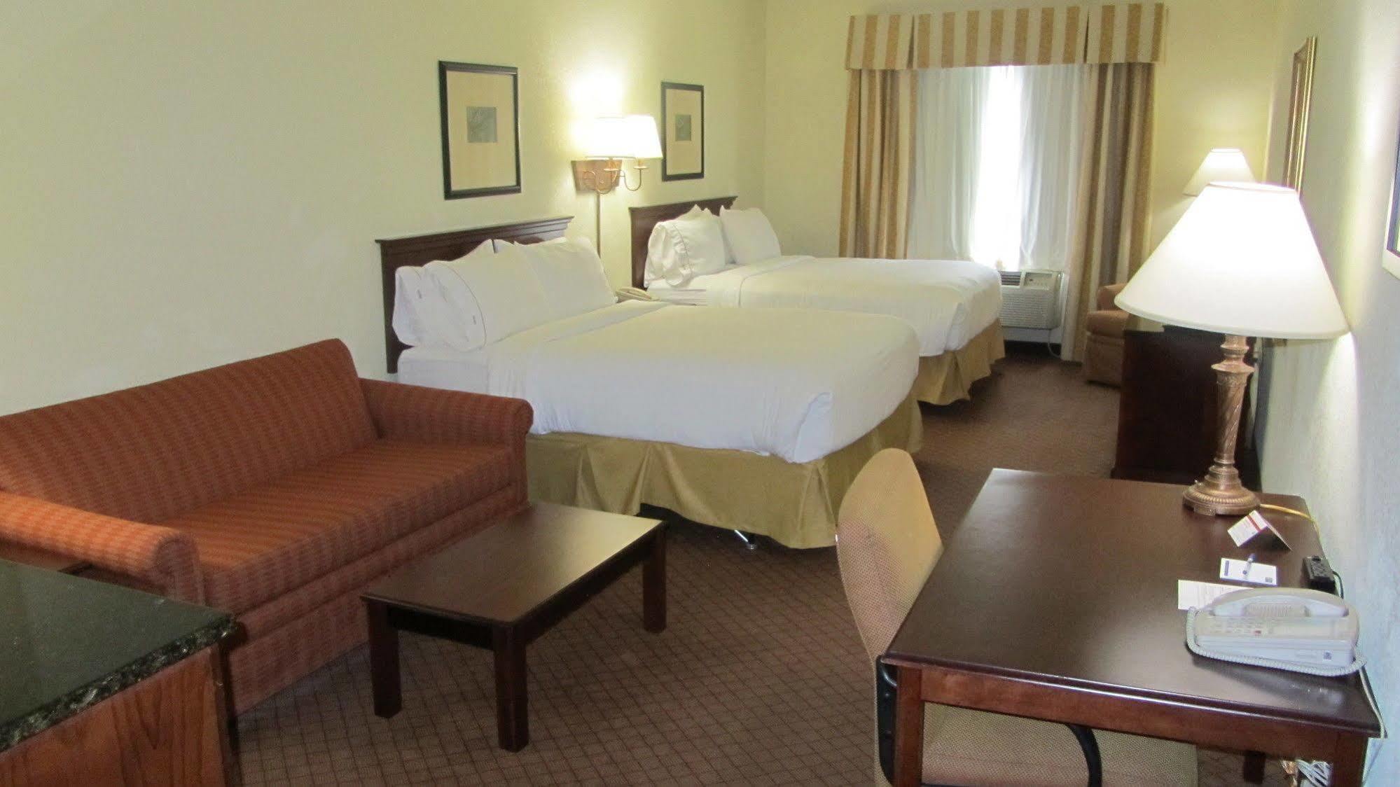 Holiday Inn Express Hotel And Suites Weslaco By Ihg Bagian luar foto