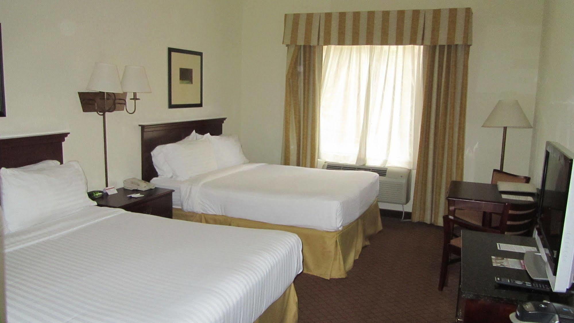 Holiday Inn Express Hotel And Suites Weslaco By Ihg Bagian luar foto