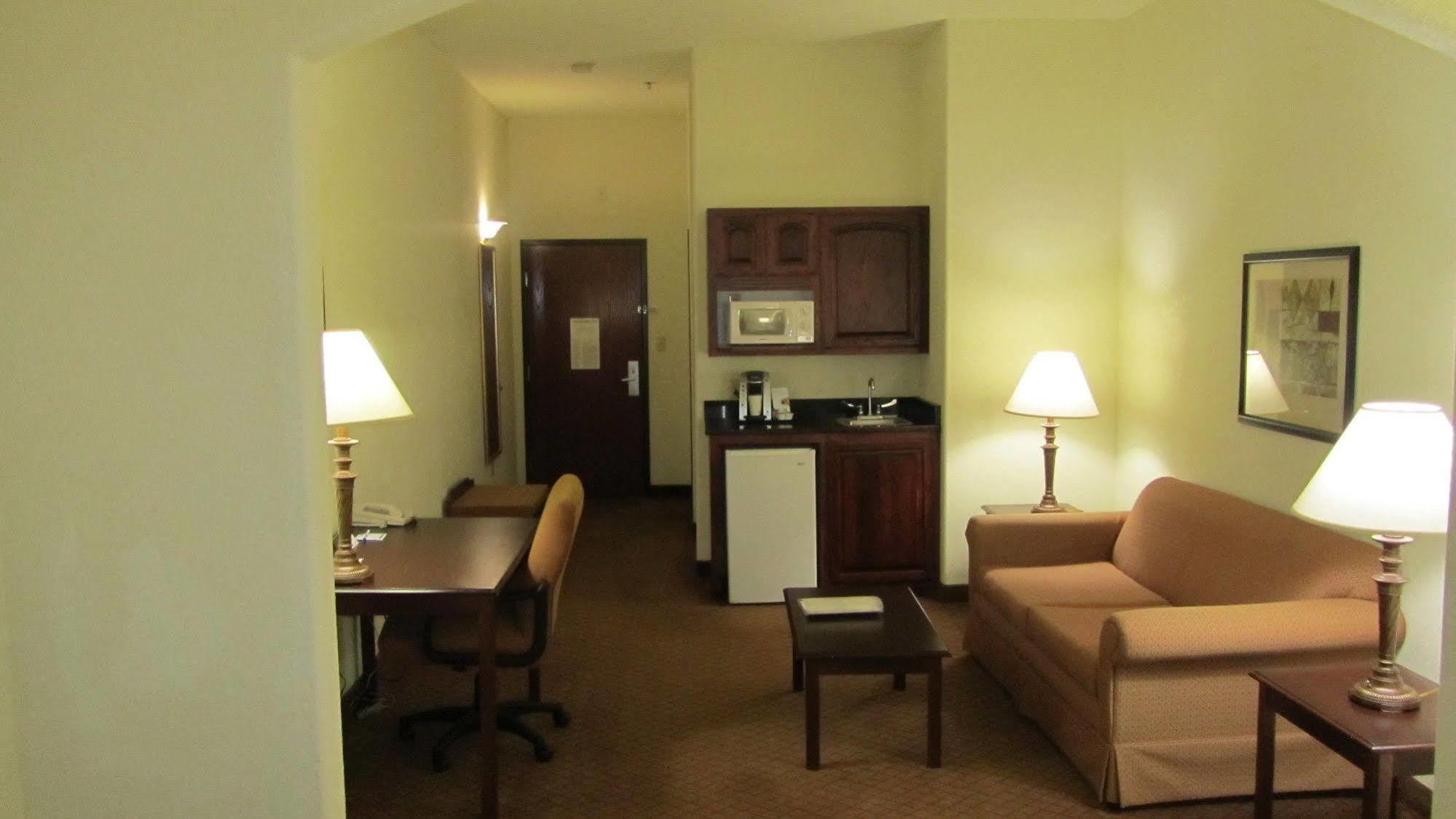 Holiday Inn Express Hotel And Suites Weslaco By Ihg Bagian luar foto