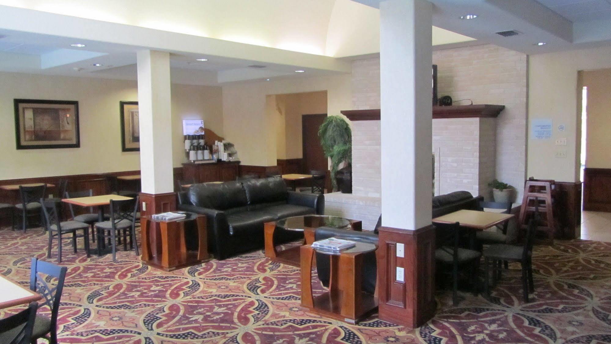 Holiday Inn Express Hotel And Suites Weslaco By Ihg Bagian luar foto