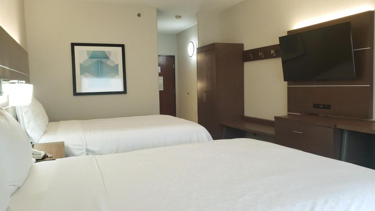 Holiday Inn Express Hotel And Suites Weslaco By Ihg Bagian luar foto
