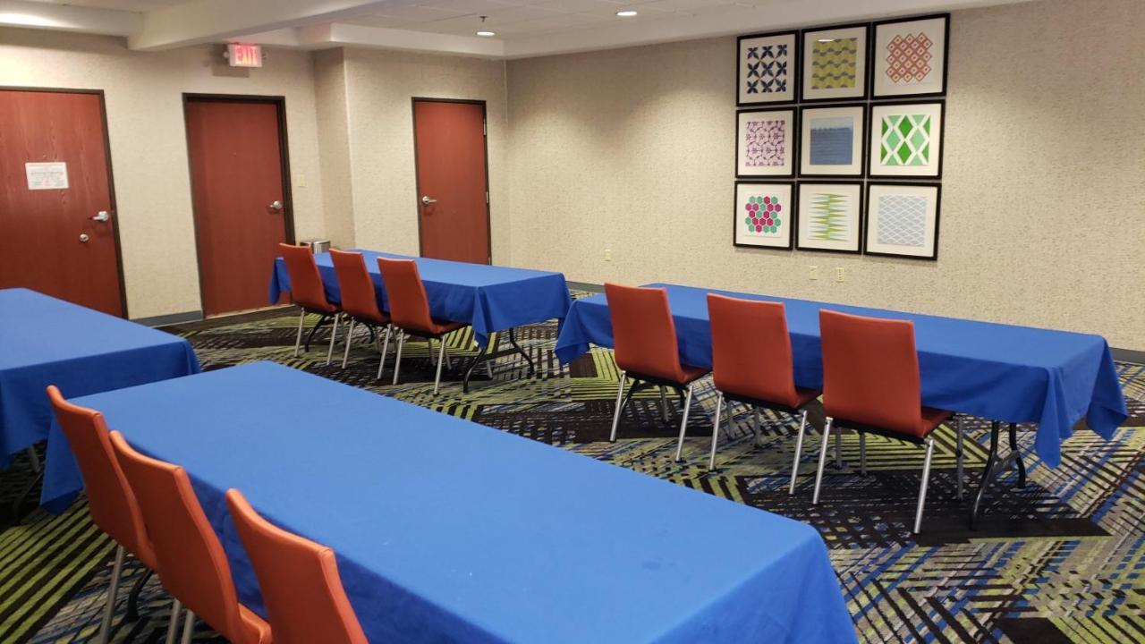 Holiday Inn Express Hotel And Suites Weslaco By Ihg Bagian luar foto
