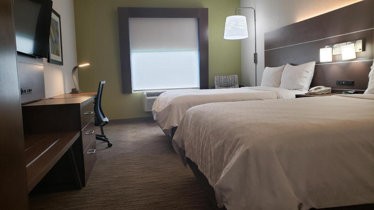 Holiday Inn Express Hotel And Suites Weslaco By Ihg Bagian luar foto