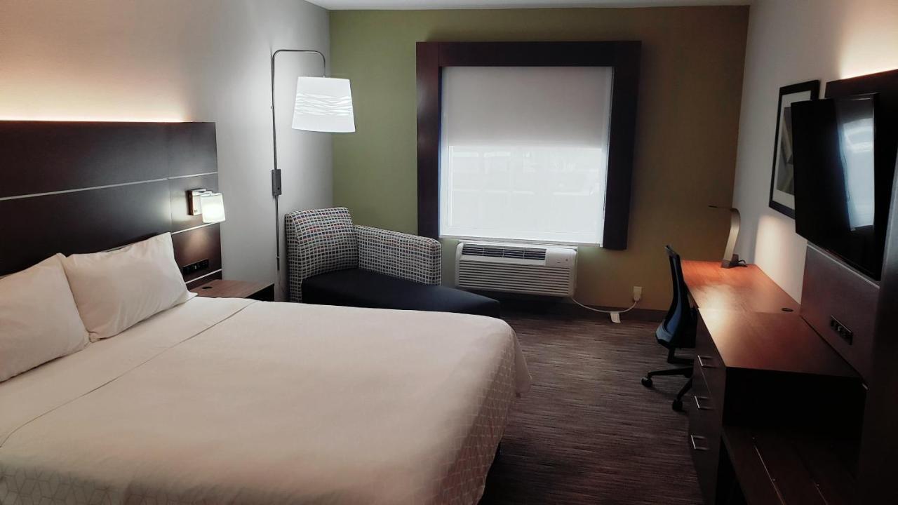 Holiday Inn Express Hotel And Suites Weslaco By Ihg Bagian luar foto