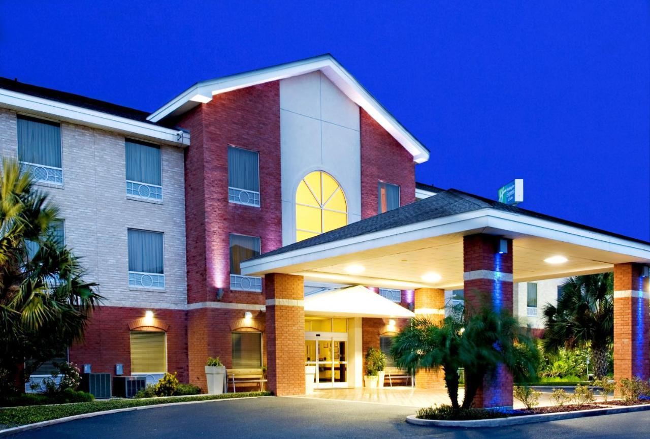 Holiday Inn Express Hotel And Suites Weslaco By Ihg Bagian luar foto