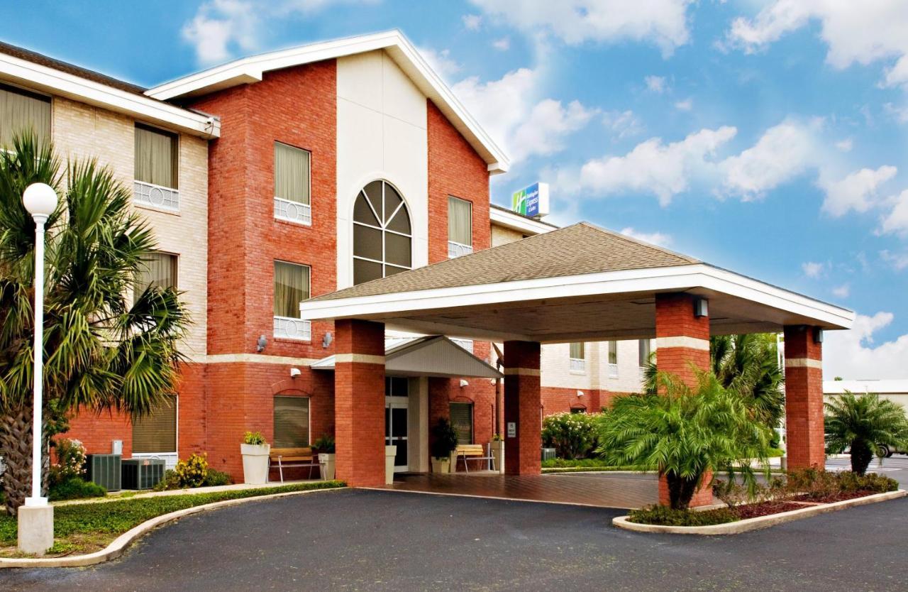 Holiday Inn Express Hotel And Suites Weslaco By Ihg Bagian luar foto